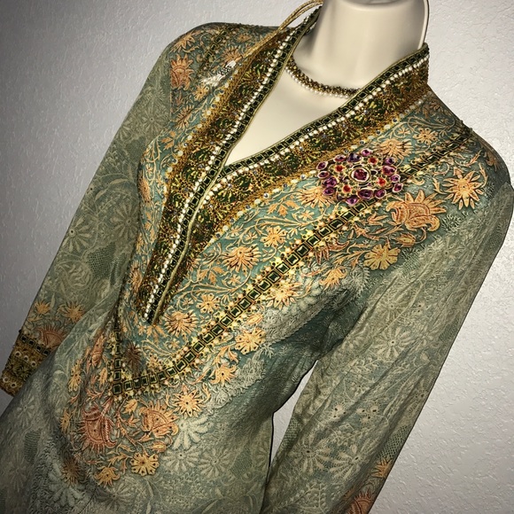 Famous designer Indian formal dress - Picture 1 of 7