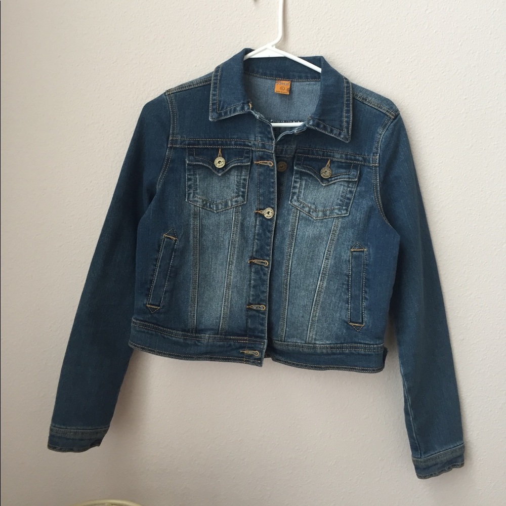 Cropped denim jacket