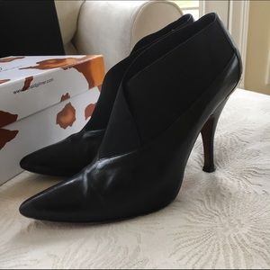 Donald Pliner booties