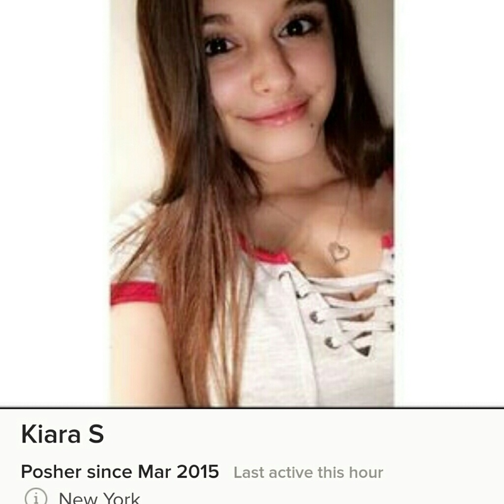 No one buy through this lady shes a scammer