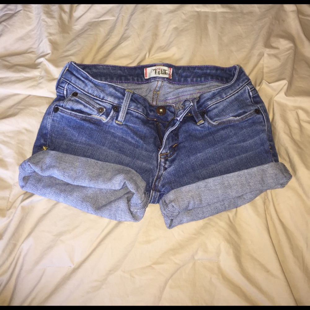 Low waisted short shorts or long shorts (foldable)
