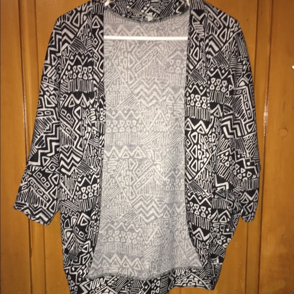 Small Charlotte Russe Aztec black & gray cardigan - Picture 2 of 5
