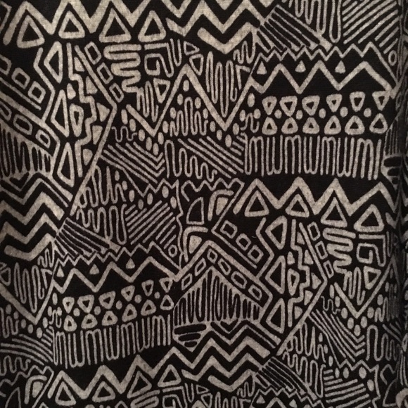 Small Charlotte Russe Aztec black & gray cardigan - Picture 5 of 5
