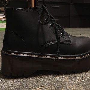Black pump goth boots