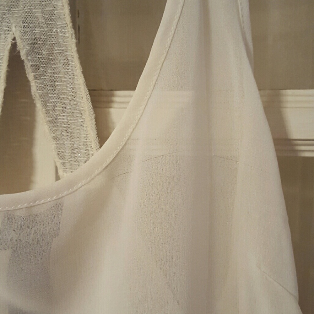 Sold*Detailed back Tank* - Picture 2 of 4