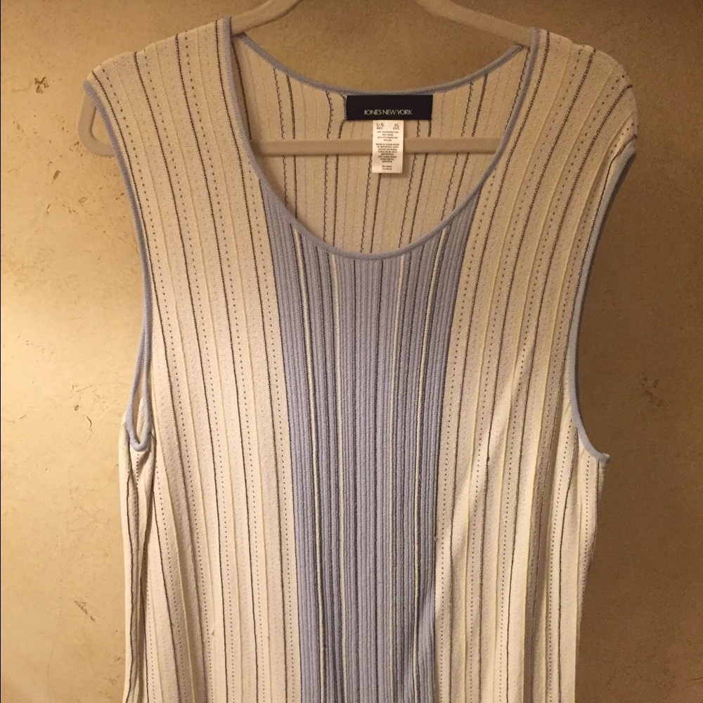 Beautiful and comfortable shell top
