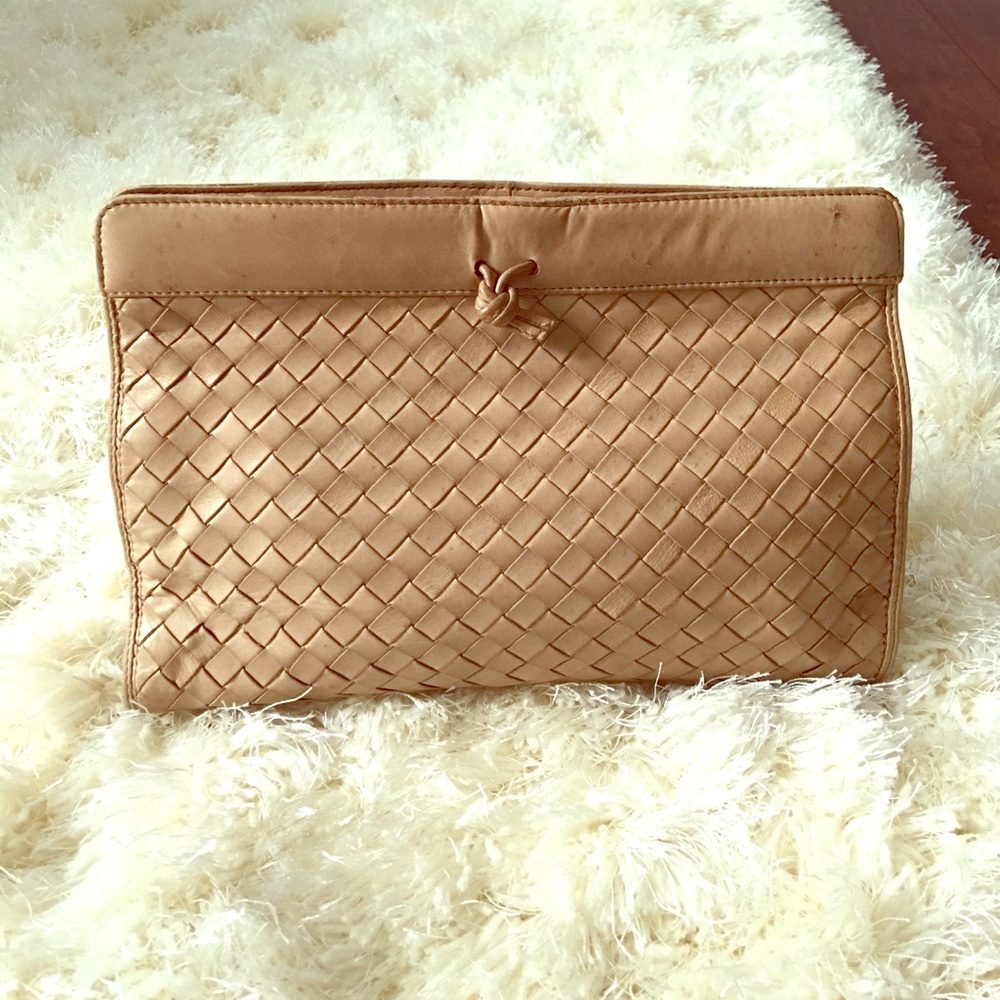 Bottega veneta clutch 😘