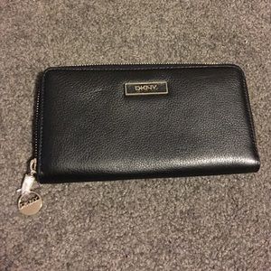 DKNY wallet