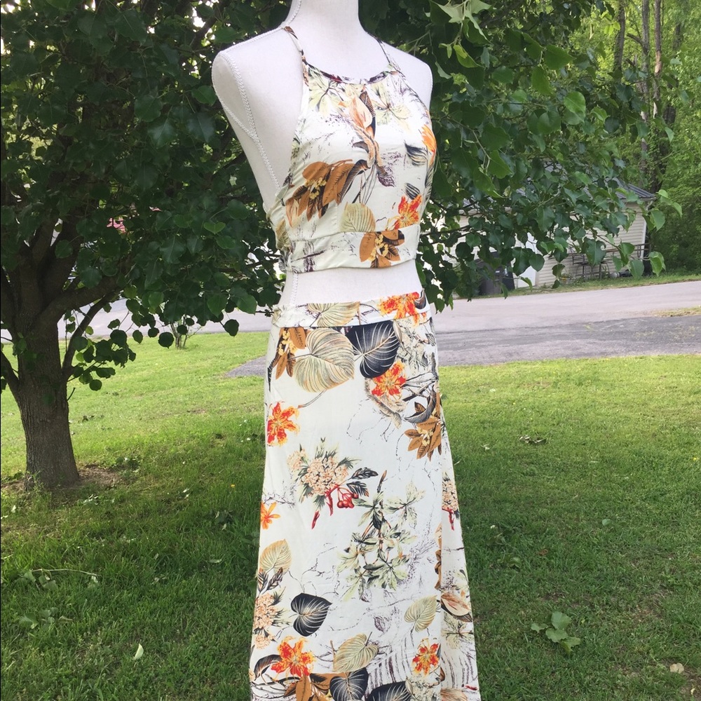 NEW 2 Piece Crop Top With Skirt - Picture 5 of 8