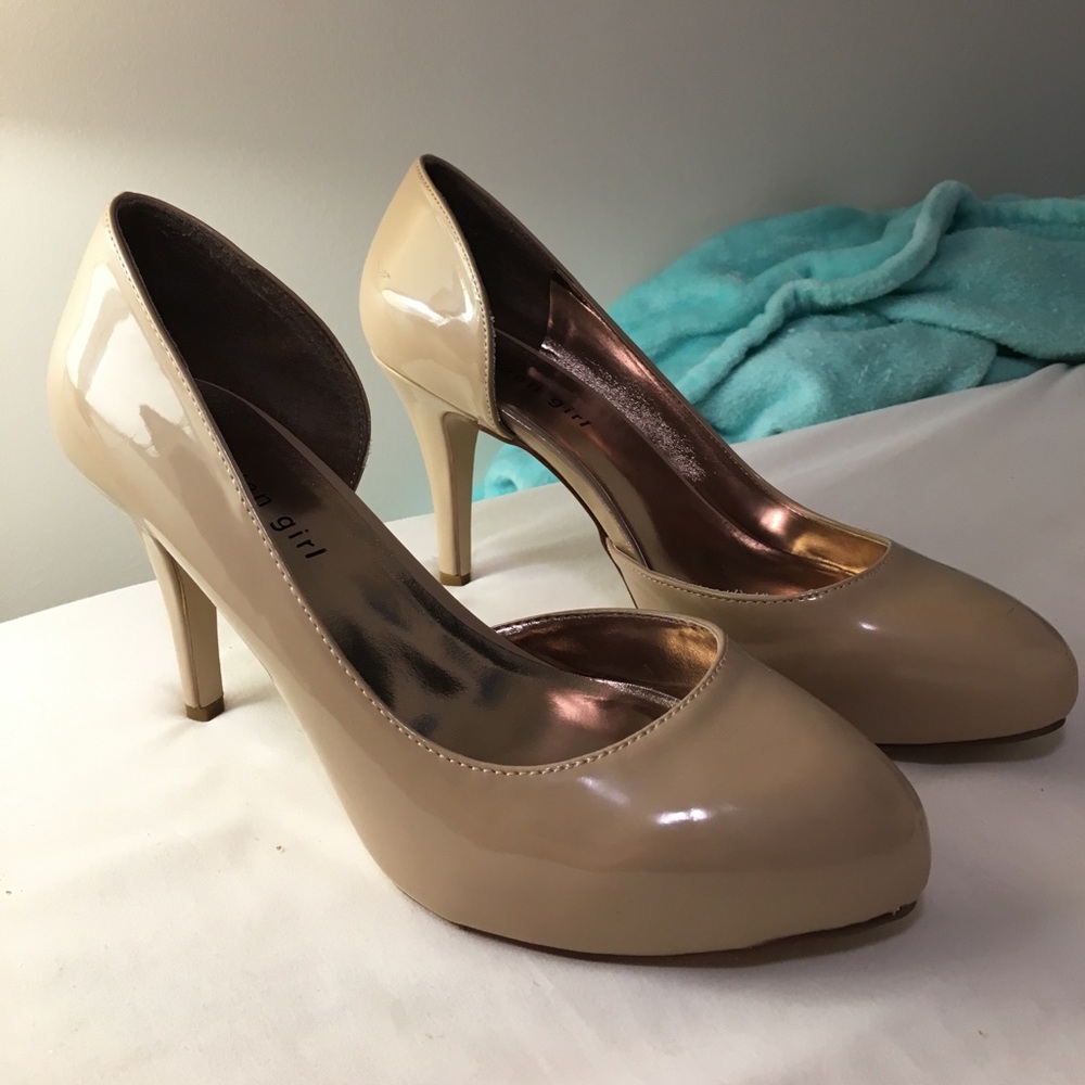 Nude Close Toed Heels