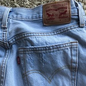 501 Levi's boyfriend jeans