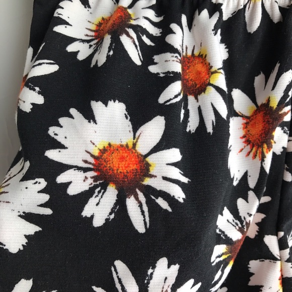 Daisy Shorts - Picture 4 of 5