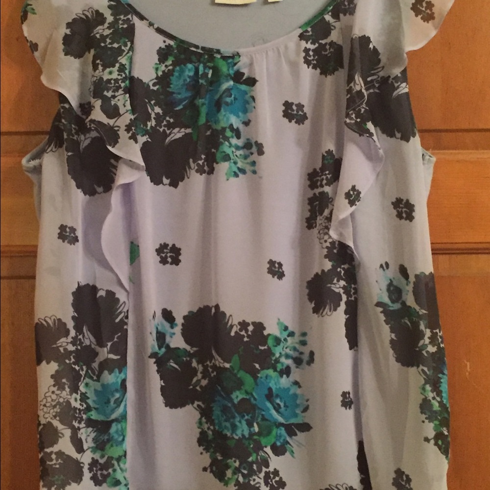 Comfortable top, great for work or play.