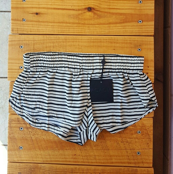 acacia • makaha silk shorts - Picture 2 of 5