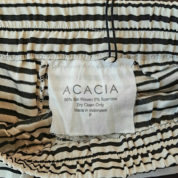 acacia • makaha silk shorts - Picture 3 of 5