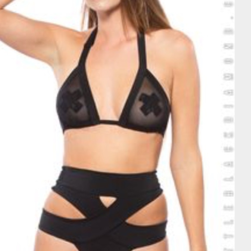 SOLD 💢Littleblackdiamond mesh bikini top