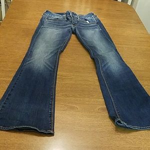 American Eagle Artist Super Stretch Size 4 short