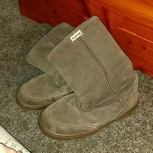 Brown Bearpaw winter boots