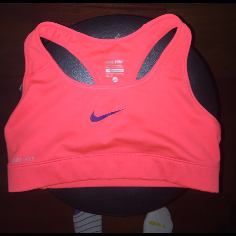 Nike pro sports bra