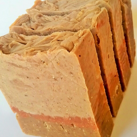 Honey Oatmeal Handmade Soap. 5oz - Picture 1 of 3