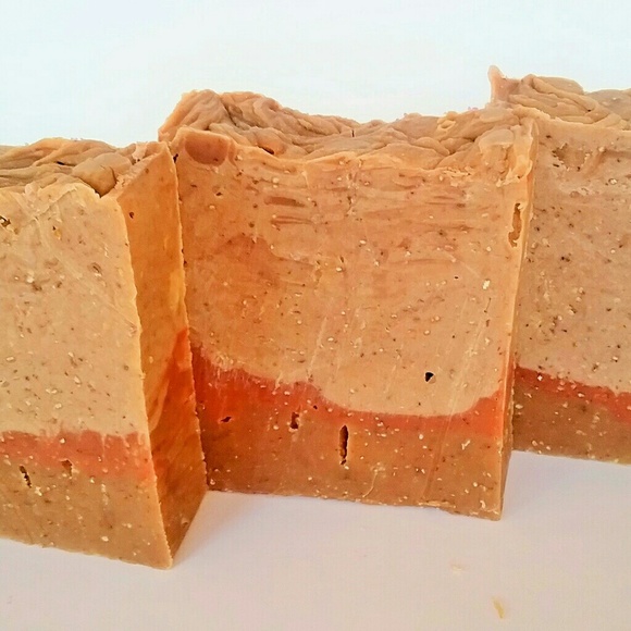 Honey Oatmeal Handmade Soap. 5oz - Picture 2 of 3