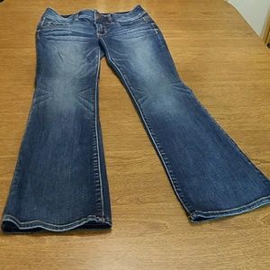 American Eagle Super Stretch Kickboot size 4 short