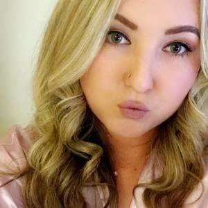 Meet your Posher, Mackenzie