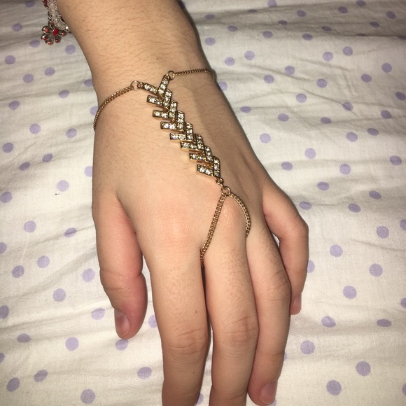 GOLD HAND ORNAMENT ✨⭐️ - Picture 2 of 4