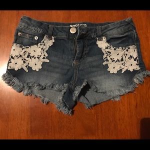 Lace denim shorts