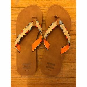 TOMS flip flops