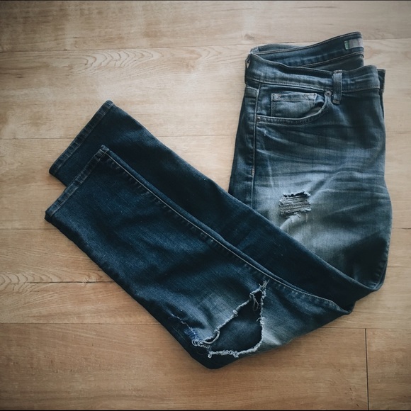 ⚡️FLASH SALE⚡️ J Brand Aoki Obsessed Boyfriend Distressed Jeans - Picture 7 of 8