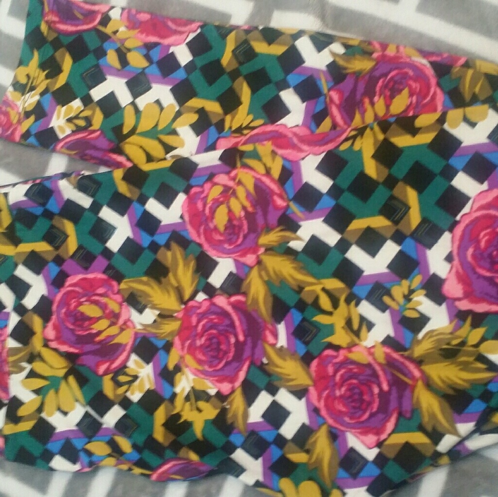 LuLaRoe TC Rose Trellis leggings