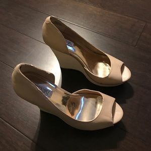 Beige Jennifer Lopez wedge size 10