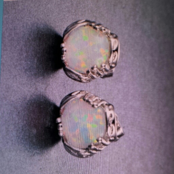 Fire white opal stud pierced earrings silver - Picture 2 of 2