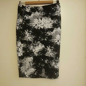 Vince Camuto fitted skirt