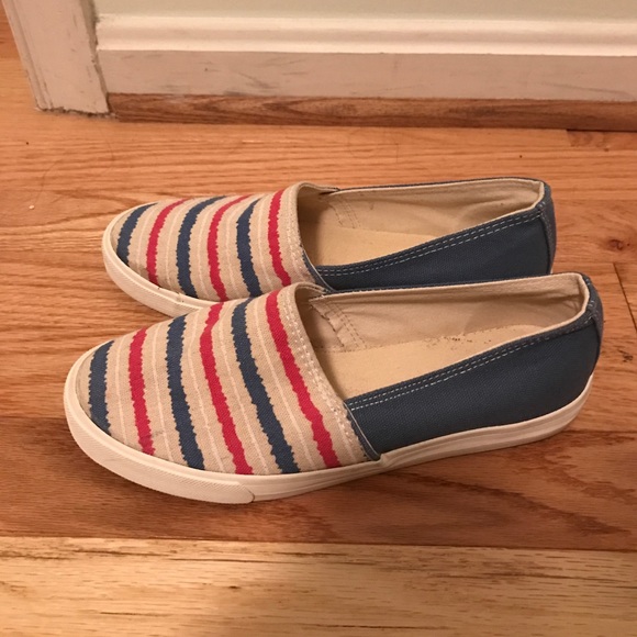 Cute Stripe Flats Size 6 - Picture 4 of 4