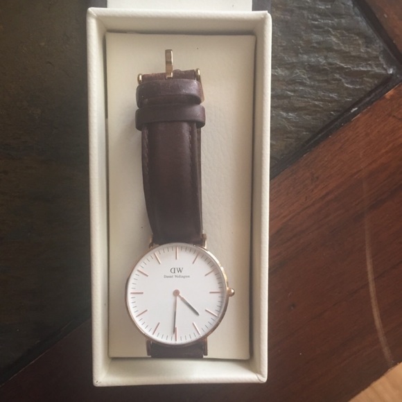Daniel Wellington Watch - Picture 1 of 2
