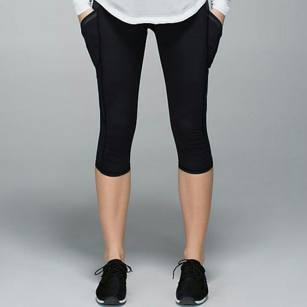 Lululemin mesh crops