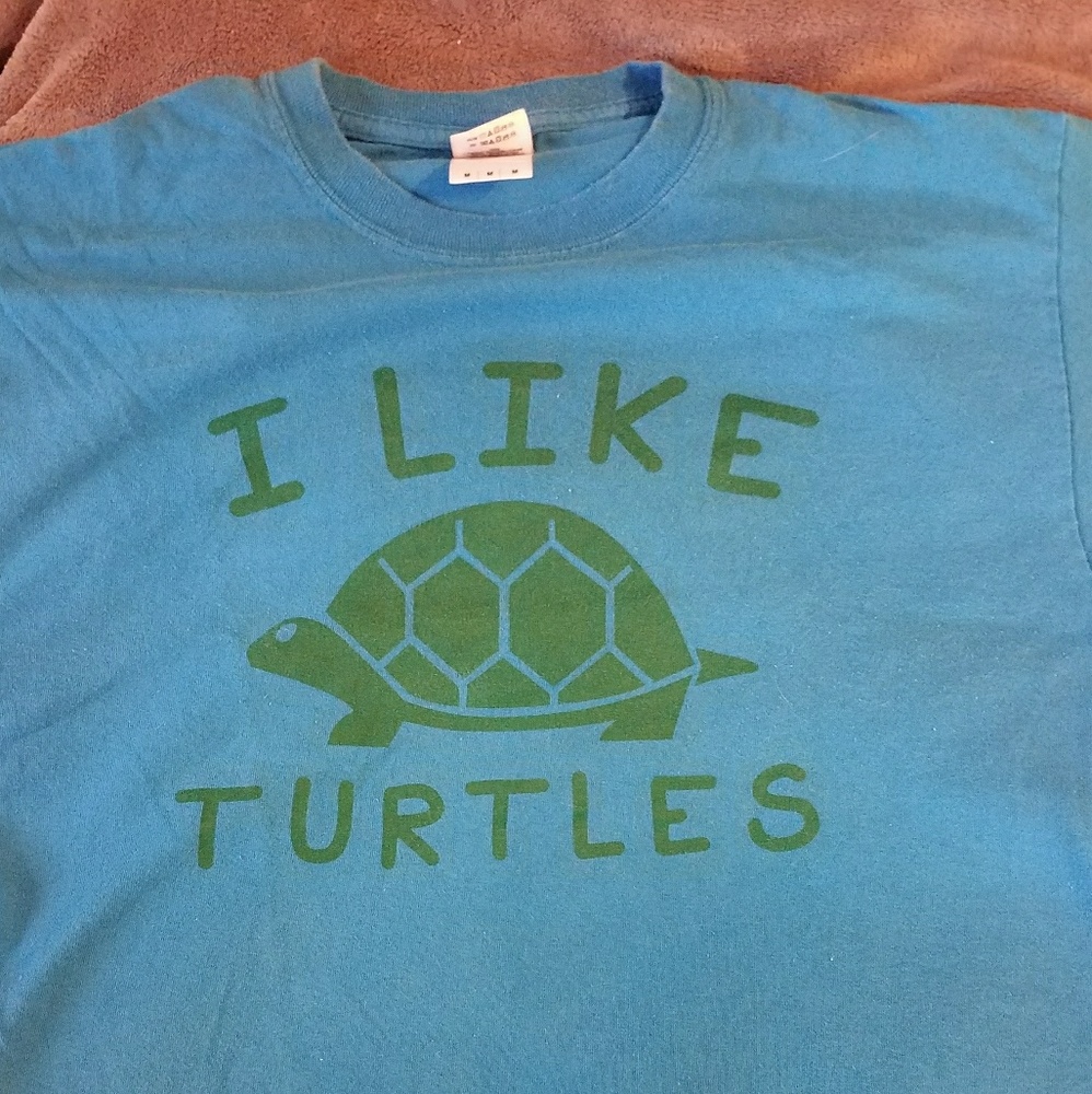 Blue turtle tshirt. Medium