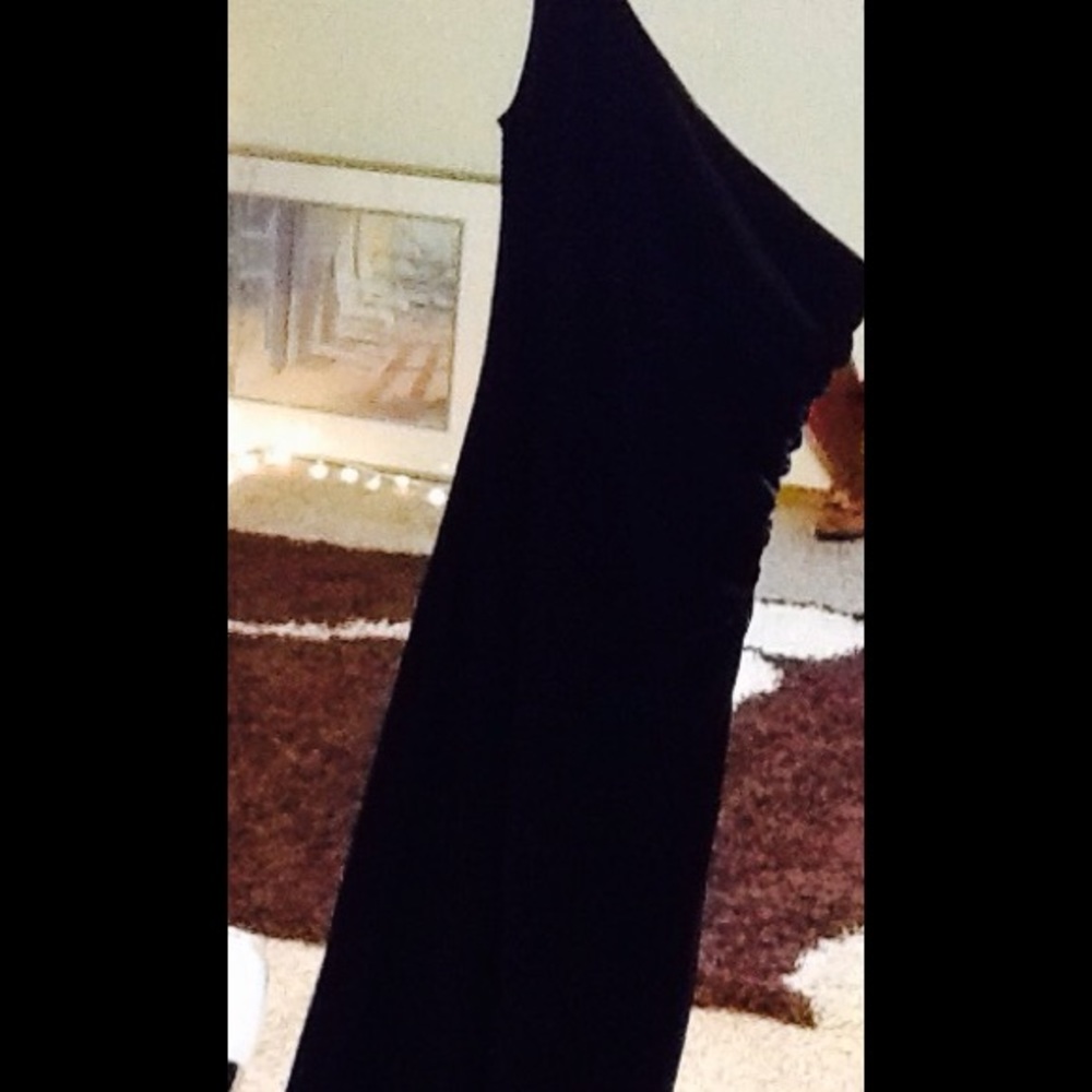 SEXY LITTLE BLACK DRESS. PARTY ALL NIGHT!