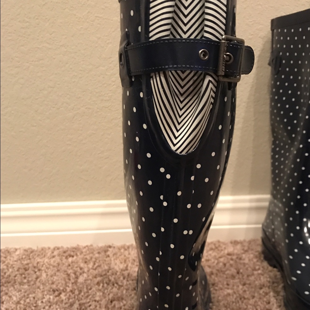 NWOT Navy Polka Dot Rain Boots ☔️ - Picture 2 of 4
