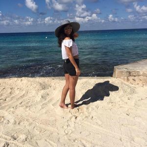 Meet your Posher, Gabby