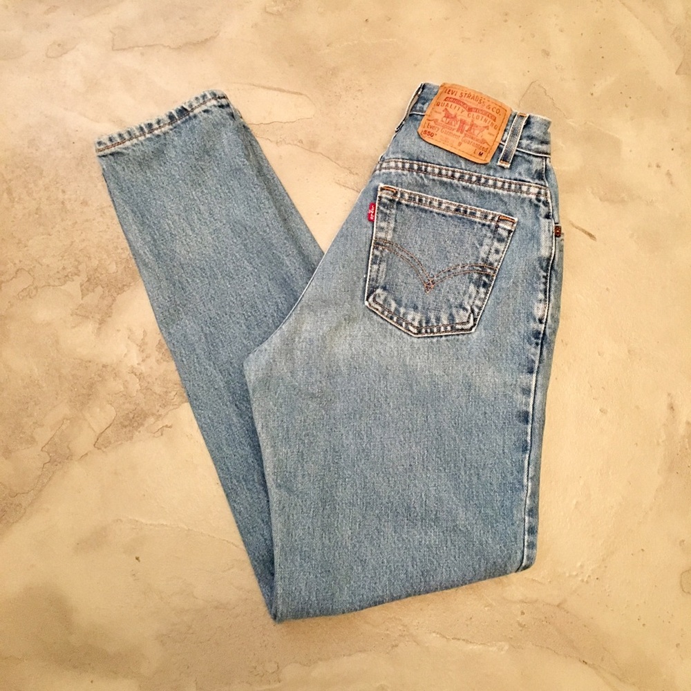 SOLD- Levi's 550 Relaxed Fit Tapered Leg