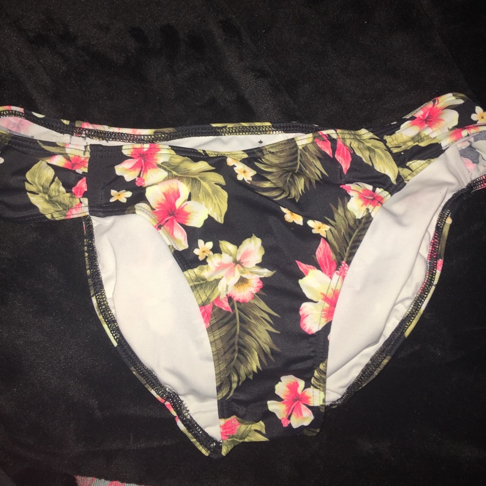 Brand new Floral VS PINK bathing suit bottoms