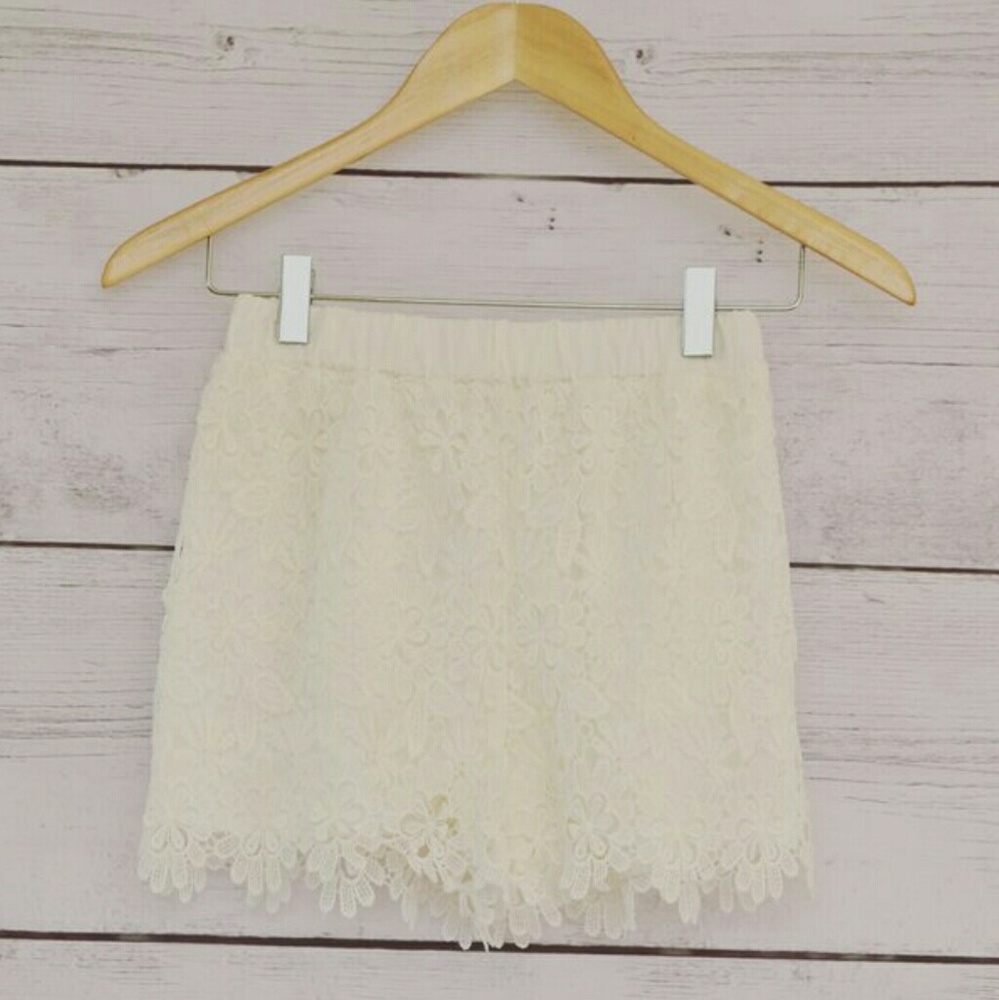 🌼Floral Crochet Shorts🌼