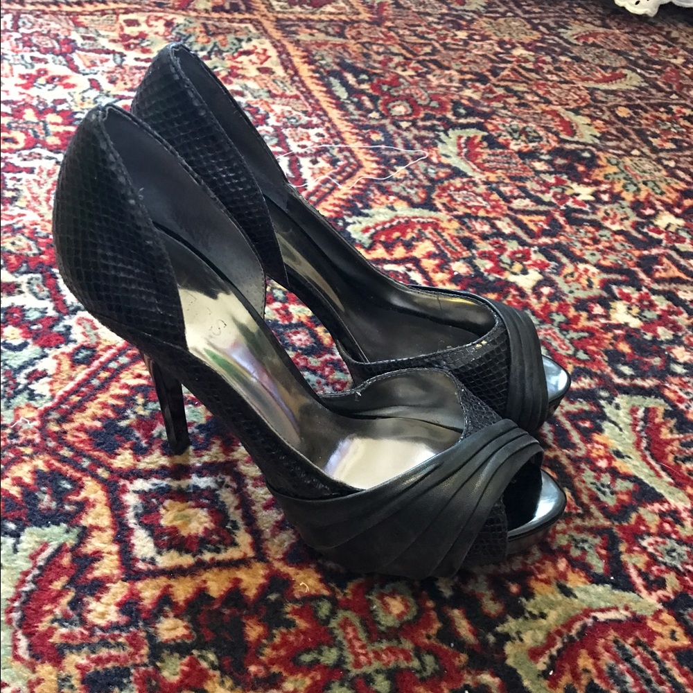 GUESS HEELS
