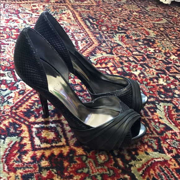 GUESS HEELS - Picture 1 of 5