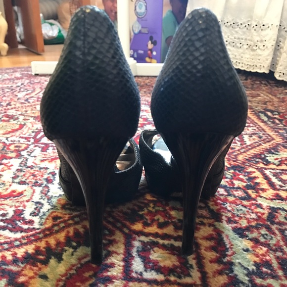 GUESS HEELS - Picture 2 of 5