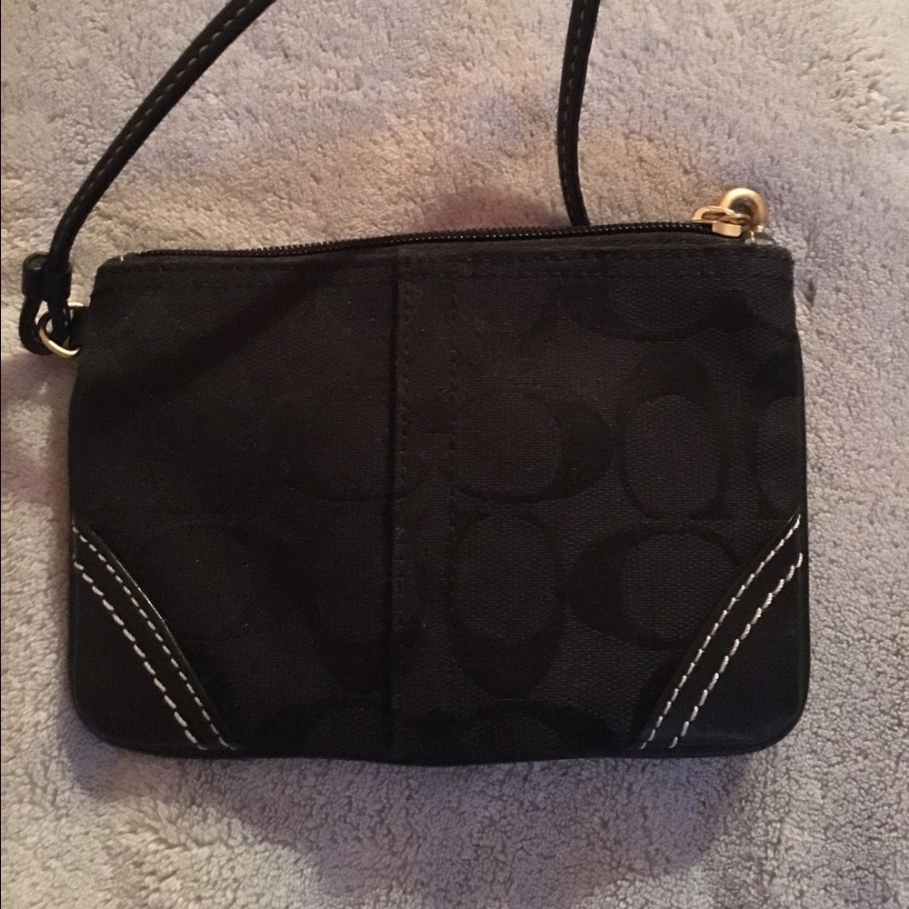 Small Coach wristlet