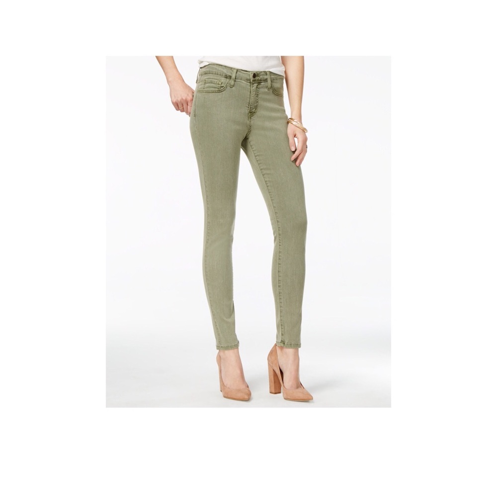 Light green skinny jeans!